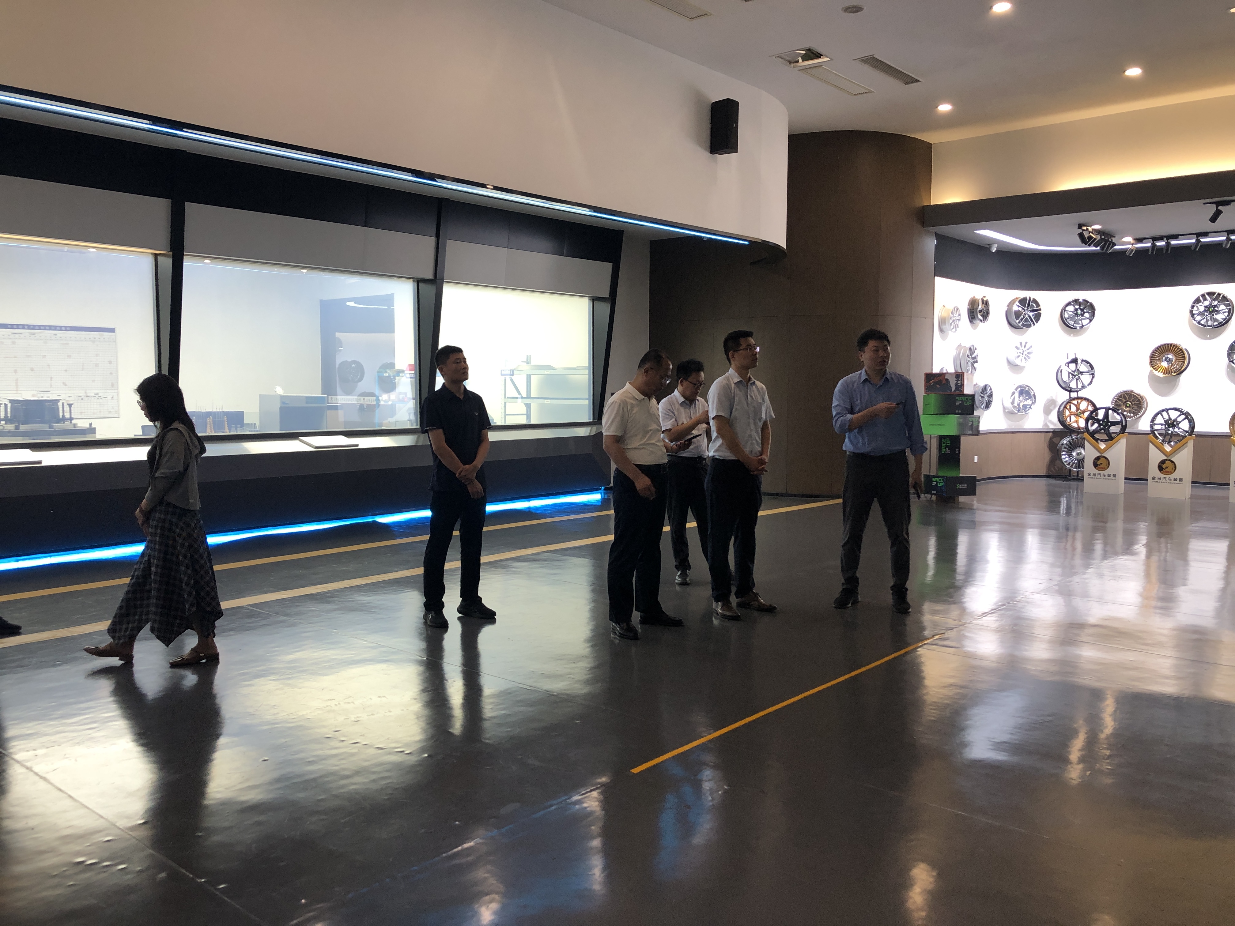 中国汽研后市场事业部来山东金马考察(图1) 中国汽研后市场事业部来山东金马考察(图1)